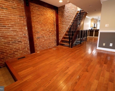 1605 Marshall Street - Photo Thumbnail 4