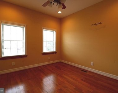 1605 Marshall Street - Photo Thumbnail 10