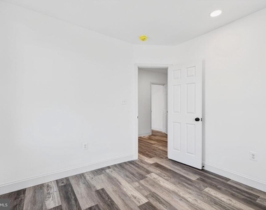 2500 W Franklin Street - Photo Thumbnail 22
