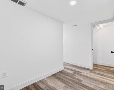2500 W Franklin Street - Photo Thumbnail 31