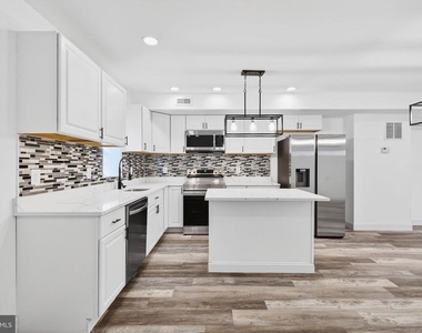 2500 W Franklin Street - Photo Thumbnail 17