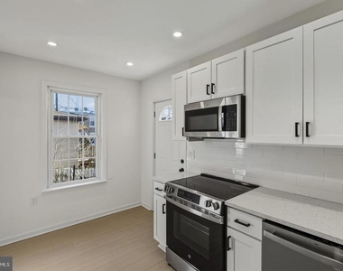 507 Washburn Avenue - Photo Thumbnail 2