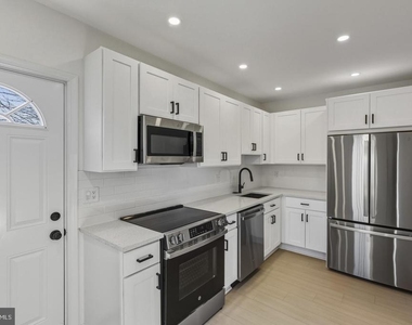 507 Washburn Avenue - Photo Thumbnail 1