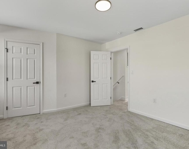 507 Washburn Avenue - Photo Thumbnail 13