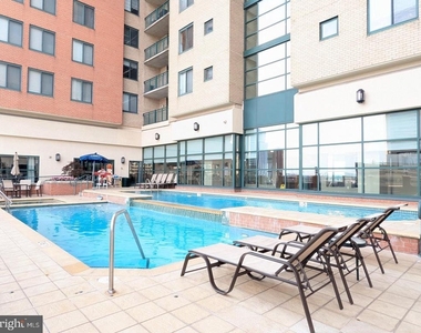 414 Water Street - Photo Thumbnail 2