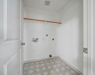 360 Farmer Ln - Photo Thumbnail 18
