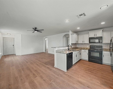 360 Farmer Ln - Photo Thumbnail 5