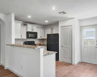 360 Farmer Ln - Photo Thumbnail 6