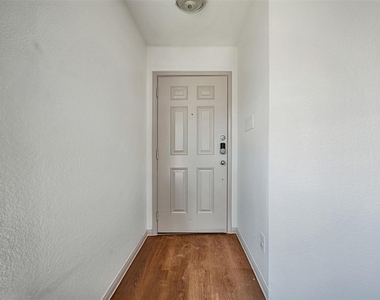 360 Farmer Ln - Photo Thumbnail 3