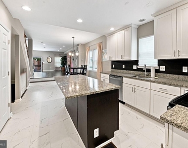 231 N Chester Street - Photo Thumbnail 1