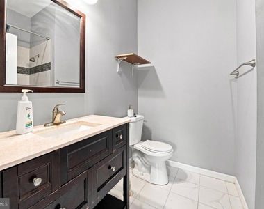 231 N Chester Street - Photo Thumbnail 12