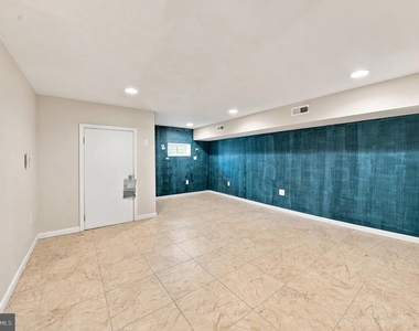 231 N Chester Street - Photo Thumbnail 16