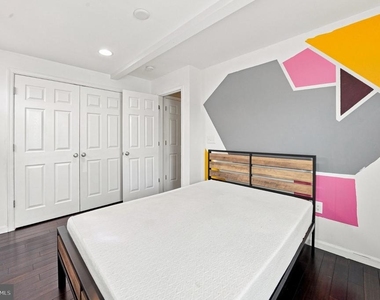 231 N Chester Street - Photo Thumbnail 13