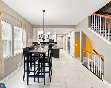 231 N Chester Street - Photo Thumbnail 8