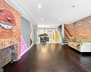 231 N Chester Street - Photo Thumbnail 2