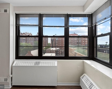 116 W University Parkway - Photo Thumbnail 9