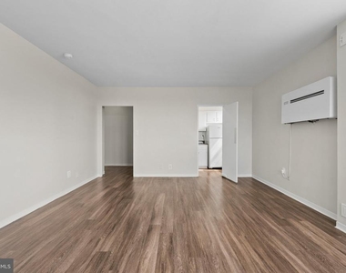 116 W University Parkway - Photo Thumbnail 6