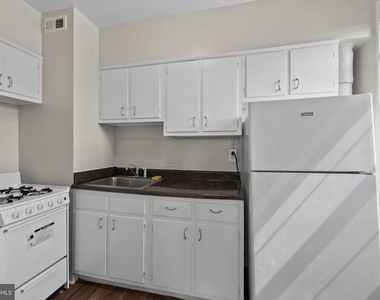 116 W University Parkway - Photo Thumbnail 10
