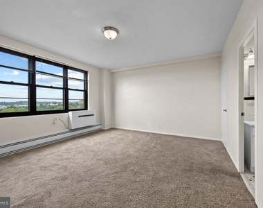 116 W University Parkway - Photo Thumbnail 15