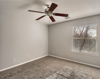 1009 Placid Creek Ct - Photo Thumbnail 20