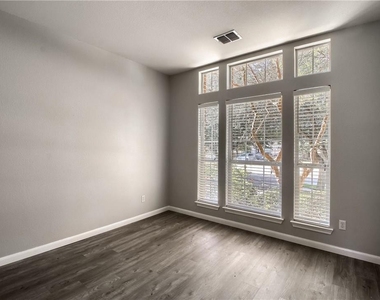 1009 Placid Creek Ct - Photo Thumbnail 22