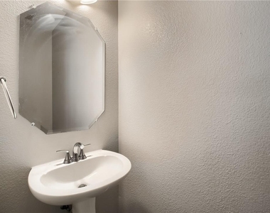 1009 Placid Creek Ct - Photo Thumbnail 23