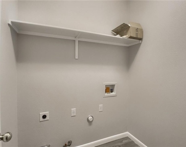 1009 Placid Creek Ct - Photo Thumbnail 24