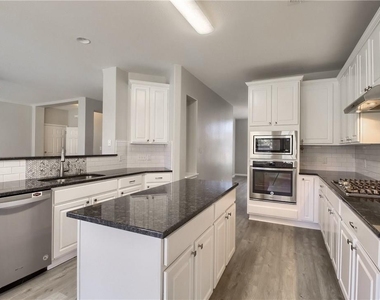1009 Placid Creek Ct - Photo Thumbnail 4