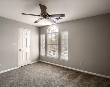 1009 Placid Creek Ct - Photo Thumbnail 17