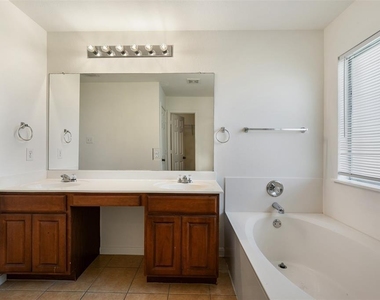 18513 Silent Water Way - Photo Thumbnail 24