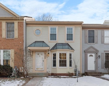2126 Commissary Circle - Photo Thumbnail 3