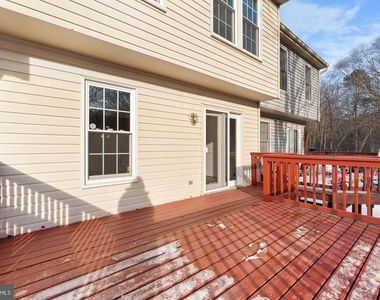 2126 Commissary Circle - Photo Thumbnail 14
