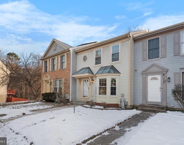 2126 Commissary Circle - Photo Thumbnail 2