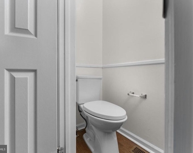 2126 Commissary Circle - Photo Thumbnail 9