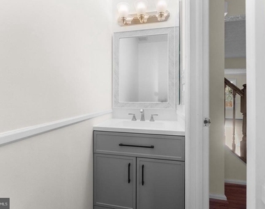 2126 Commissary Circle - Photo Thumbnail 8
