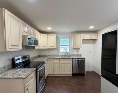 1358 Raleigh Drive - Photo Thumbnail 7