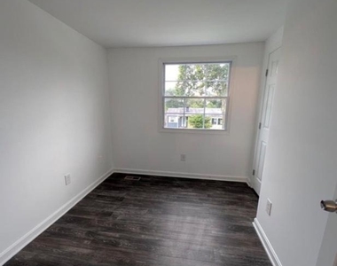 1358 Raleigh Drive - Photo Thumbnail 14
