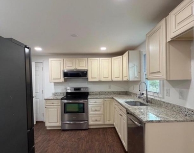 1358 Raleigh Drive - Photo Thumbnail 6