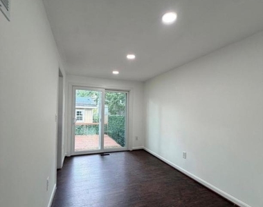 1358 Raleigh Drive - Photo Thumbnail 4