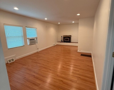862 Birch Trl - Photo Thumbnail 8