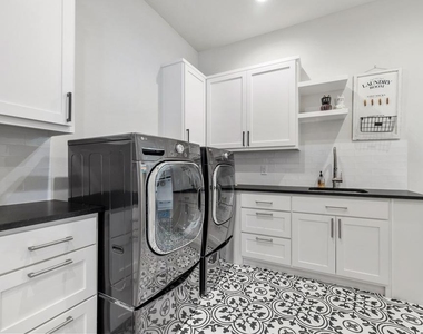 2600 Arion Cir - Photo Thumbnail 30