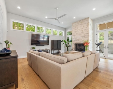 2600 Arion Cir - Photo Thumbnail 9