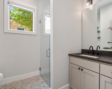 2600 Arion Cir - Photo Thumbnail 18