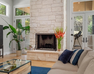 2600 Arion Cir - Photo Thumbnail 10