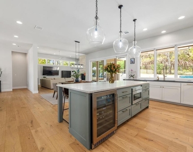 2600 Arion Cir - Photo Thumbnail 3