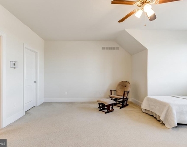 18830 Bethpage Drive - Photo Thumbnail 11