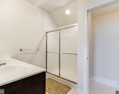 18830 Bethpage Drive - Photo Thumbnail 13