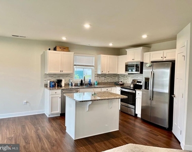 506 Mifflin Way - Photo Thumbnail 4
