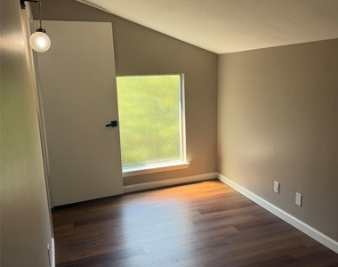 224 Lido St - Photo Thumbnail 11