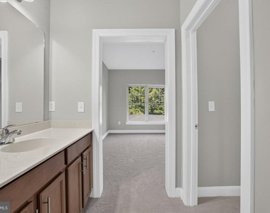 3000 Fountainview Circle - Photo Thumbnail 3
